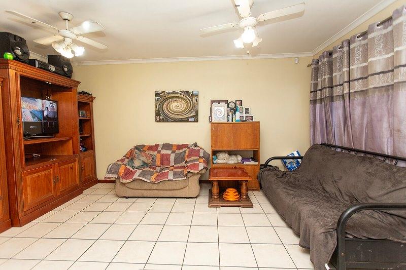 3 Bedroom Property for Sale in Peerless Park West Western Cape